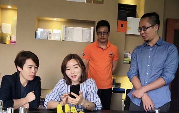 意想創美策劃設計有限公司與雅慕詩婷品牌達成合作意向，共創輝煌！